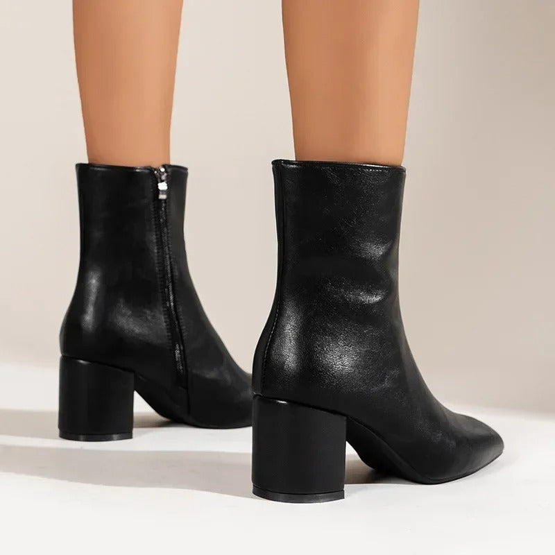 Damen Stiefeletten mit Blockabsatz und Spitze