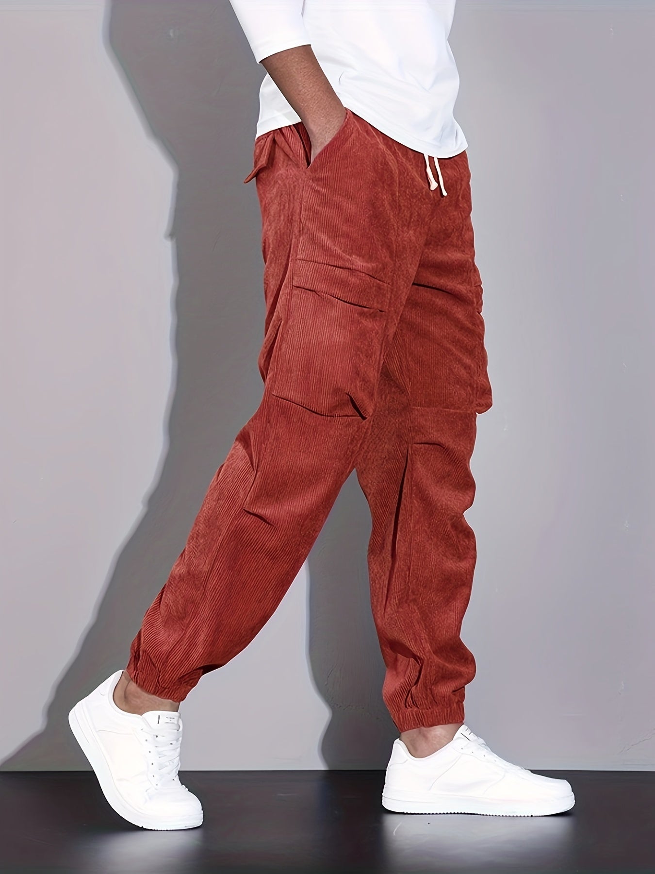 Herren Cord-Jogger mit lockerem, tailliertem Schnitt