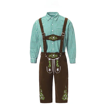 Grünes Trachtenhemd mit brauner Lederhose und Hosenträgern, verziert mit traditionellen Stickereien. Bayerische Trachtenmode für Oktoberfest.