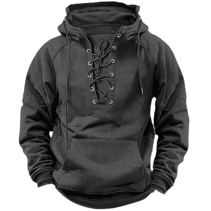 Schwarzer Hoodie mit Schnürung, Kapuze und Kängurutasche. Modischer Pullover für Herren, ideal für Freizeit und Streetwear.