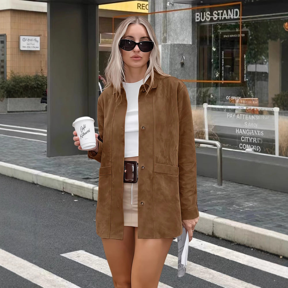 Damen Weiche Wildlederjacke mit Praktischen Aufgesetzten Taschen und Elegantem Schnitt – Célinea