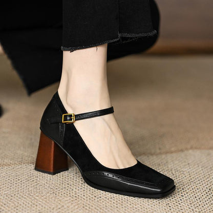 Damen-Mary-Jane-Pumps mit Ausgestelltem Blockabsatz und Goldener Schnalle