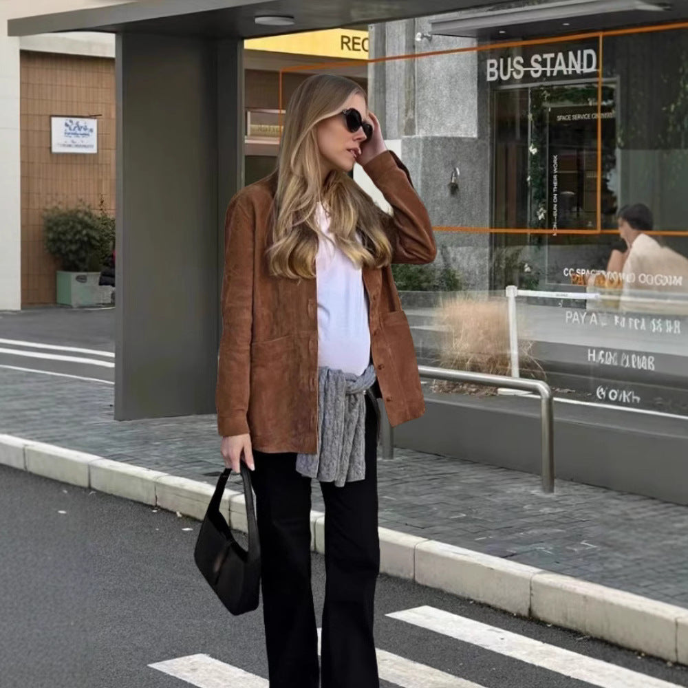 Damen Weiche Wildlederjacke mit Praktischen Aufgesetzten Taschen und Elegantem Schnitt – Célinea
