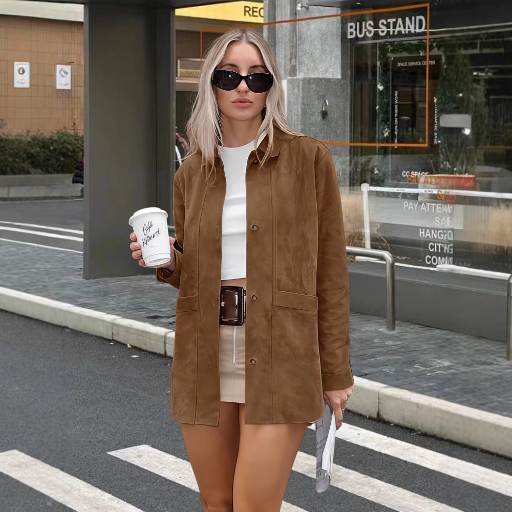 Damen Weiche Wildlederjacke mit Praktischen Aufgesetzten Taschen und Elegantem Schnitt – Célinea
