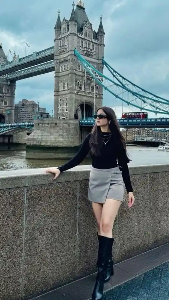 Elena R