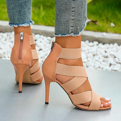 Damenpumps mit Stiletto Absatz und Crossover Riemen