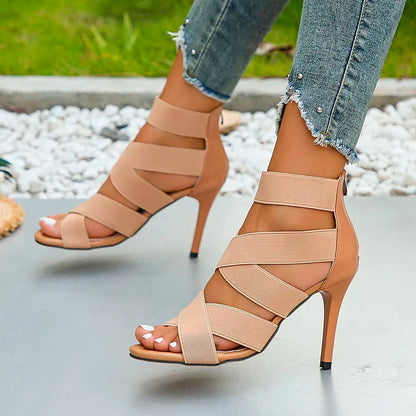 Damenpumps mit Stiletto Absatz und Crossover Riemen