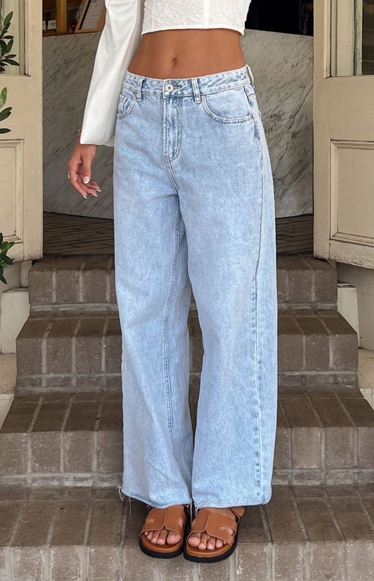 Damen Weite Boyfriend-Jeans Mit Mittelhohem Bund Und Offenem Saum