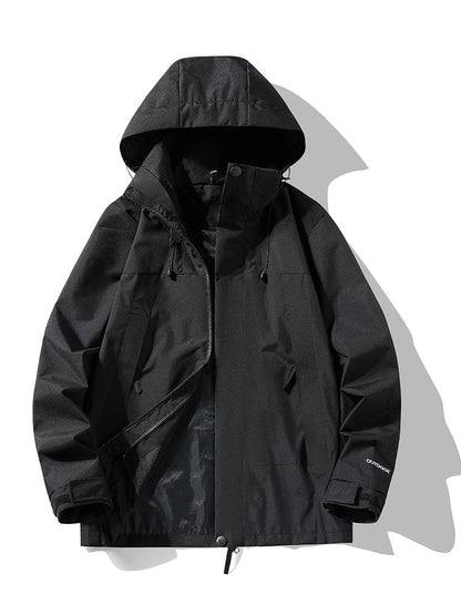 Schwarze wasserdichte Outdoor-Jacke mit Kapuze, Reißverschluss und Taschen, ideal für Herren. Perfekt für Wandern und Trekking bei jedem Wetter.
