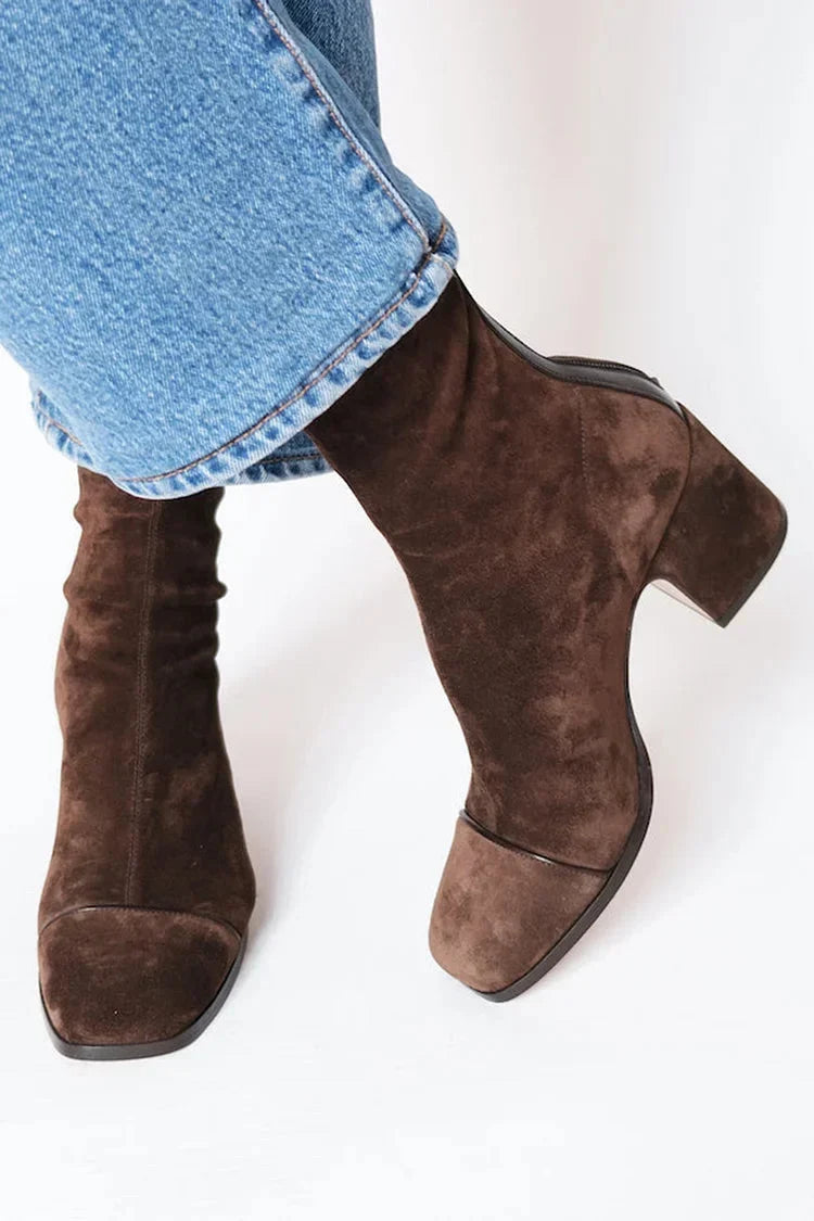 Damen-Stiefeletten aus Wildleder mit seitlichem Reißverschluss und eckiger Zehenpartie