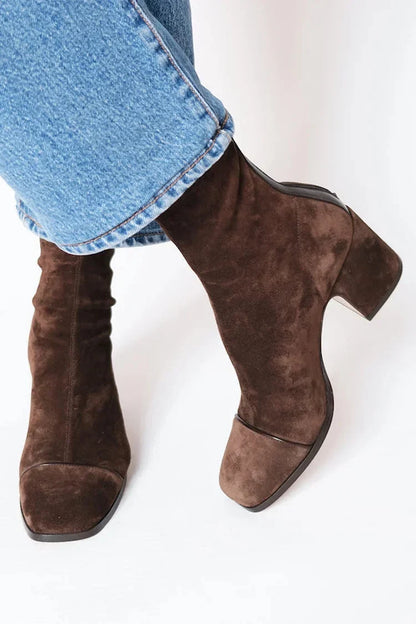 Damen-Stiefeletten aus Wildleder mit seitlichem Reißverschluss und eckiger Zehenpartie