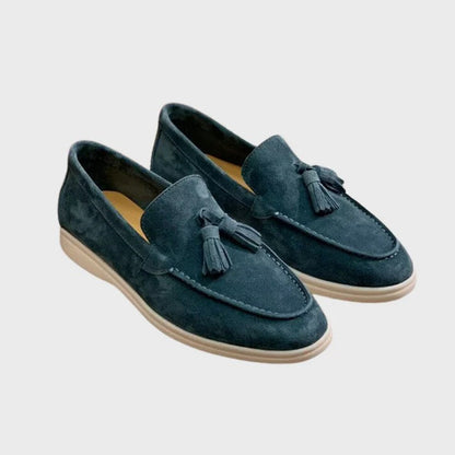 Dunkelblaue Wildleder-Loafer mit Quasten, Herrenmode, elegante Freizeitschuhe, rutschfeste Sohle, stilvoll und bequem für Alltag und Büro.