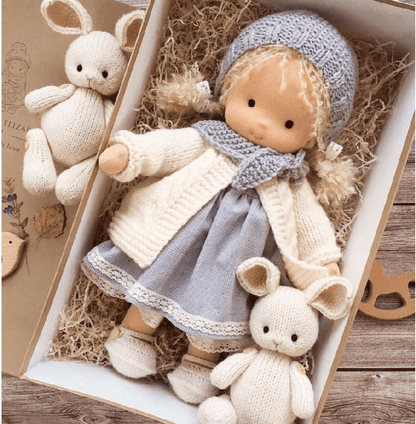 Handgefertigte Waldorf-Kuschelpuppe für Kinder