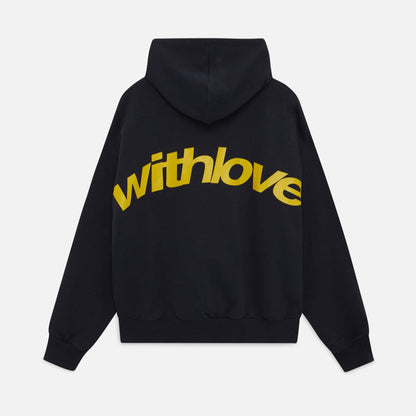 Schwarzer Hoodie mit gelbem "withlove" Schriftzug auf der Rückseite, Kapuze, langärmlig. Modischer Streetwear-Pullover für Herren und Damen.