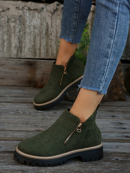 Damen-Stiefeletten aus Leoparden-Wildleder mit seitlichem Reißverschluss und klobiger Profilsohle