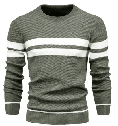 Grauer Herrenpullover mit weißen Streifen, Strickmuster, Rundhalsausschnitt, langärmelig. Modischer Winterpullover, bequem und stilvoll.